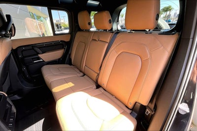 2026 Land Rover Defender 110 X-Dynamic SE