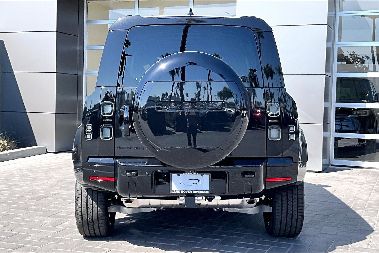 2026 Land Rover Defender 110 X-Dynamic SE