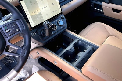 2026 Land Rover Defender 110 X-Dynamic SE