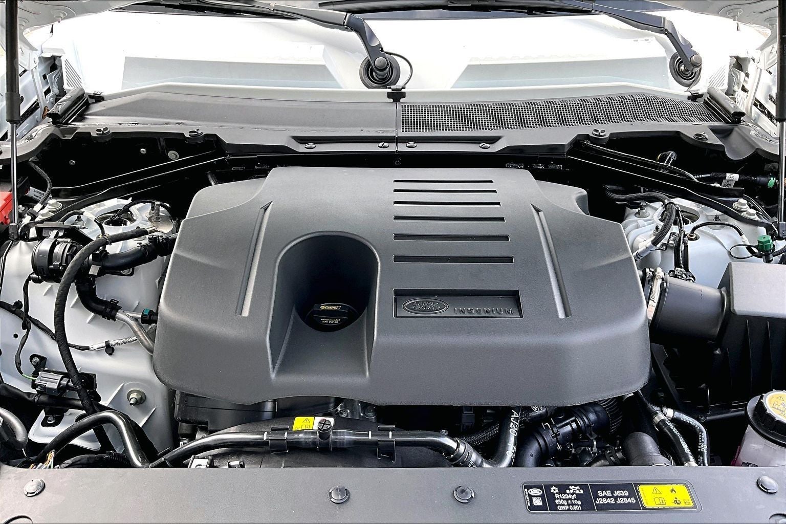2026 Land Rover Defender 110 X-Dynamic SE