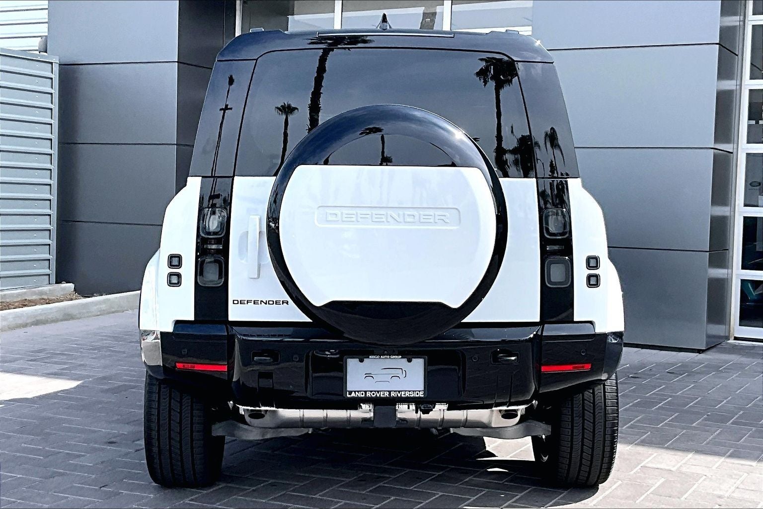 2026 Land Rover Defender 110 X-Dynamic SE