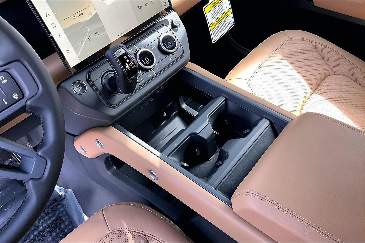 2026 Land Rover Defender 110 X-Dynamic SE