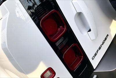 2024 Land Rover Defender 110 X-Dynamic SE