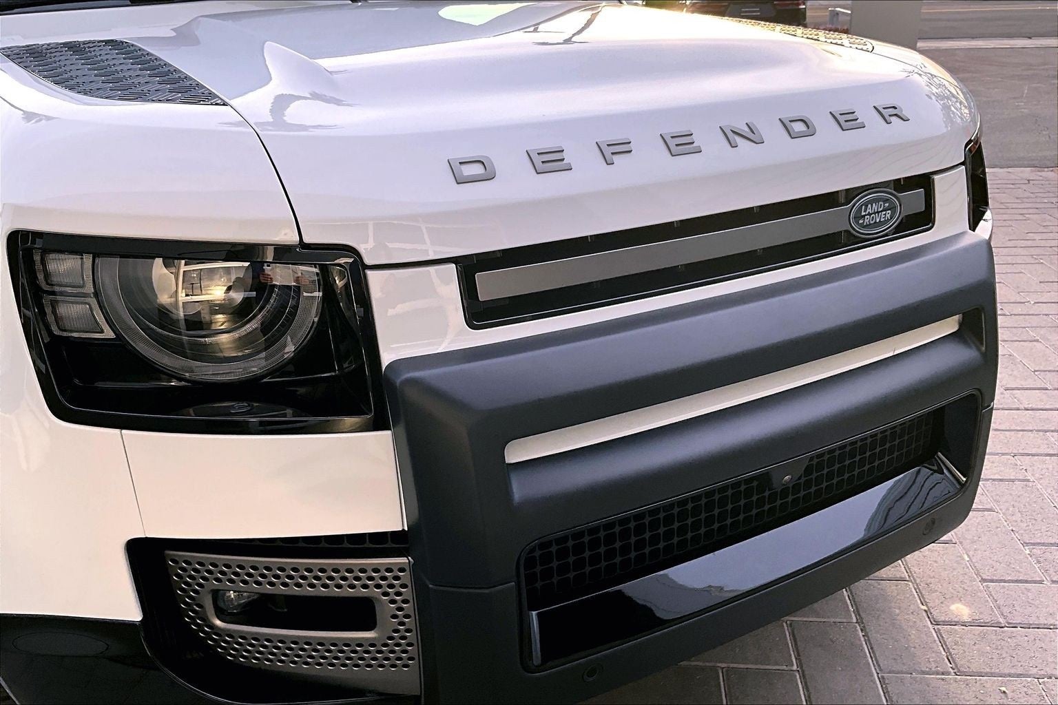 2024 Land Rover Defender 110 X-Dynamic SE