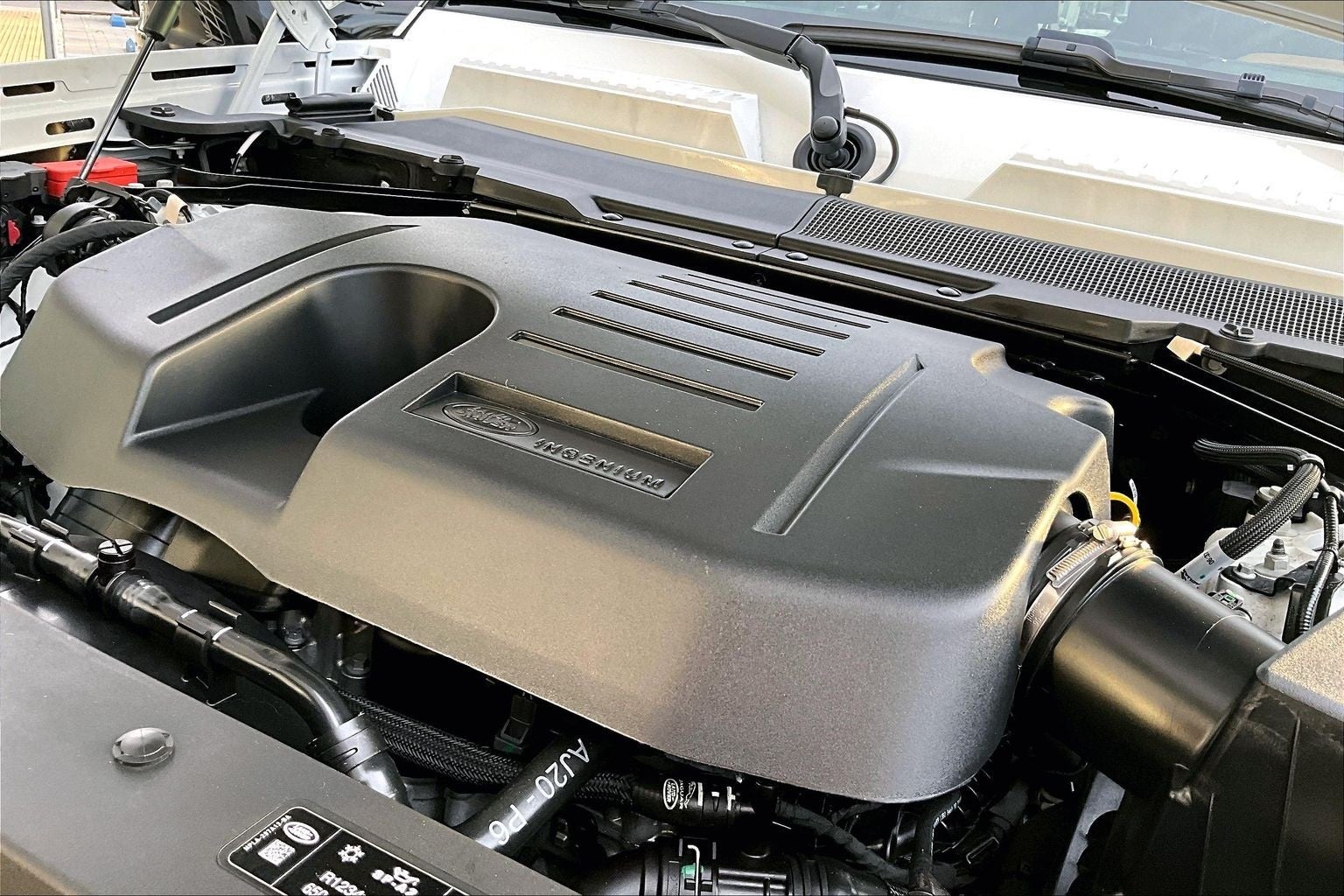 2024 Land Rover Defender 110 X-Dynamic SE