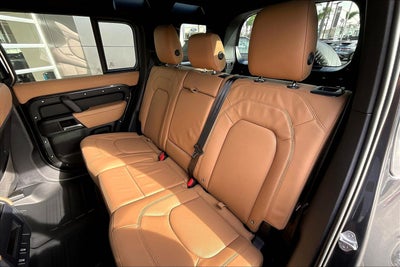 2026 Land Rover Defender 110 X-Dynamic SE