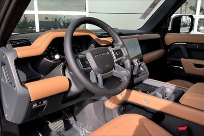 2026 Land Rover Defender 110 X-Dynamic SE