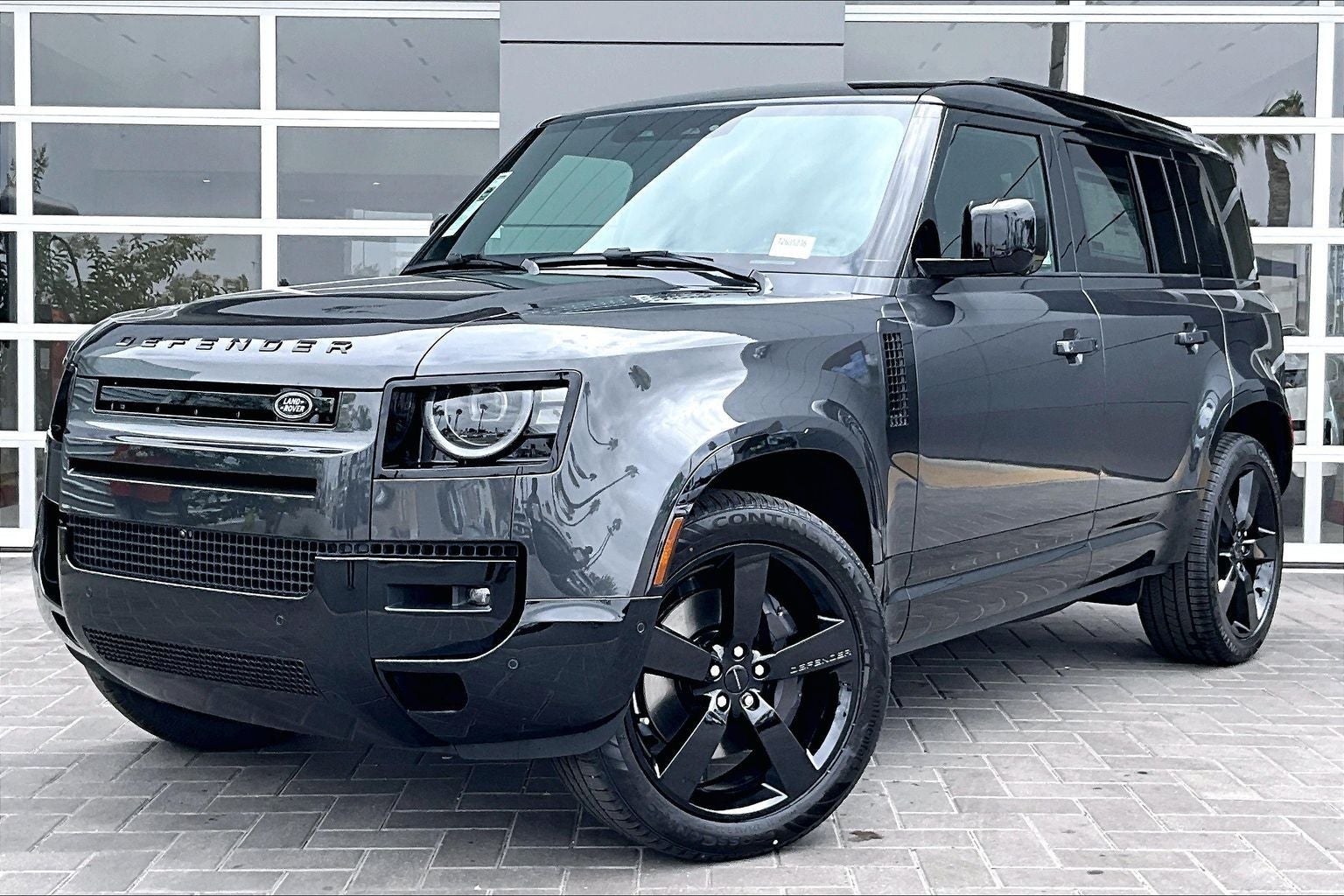 2026 Land Rover Defender 110 X-Dynamic SE