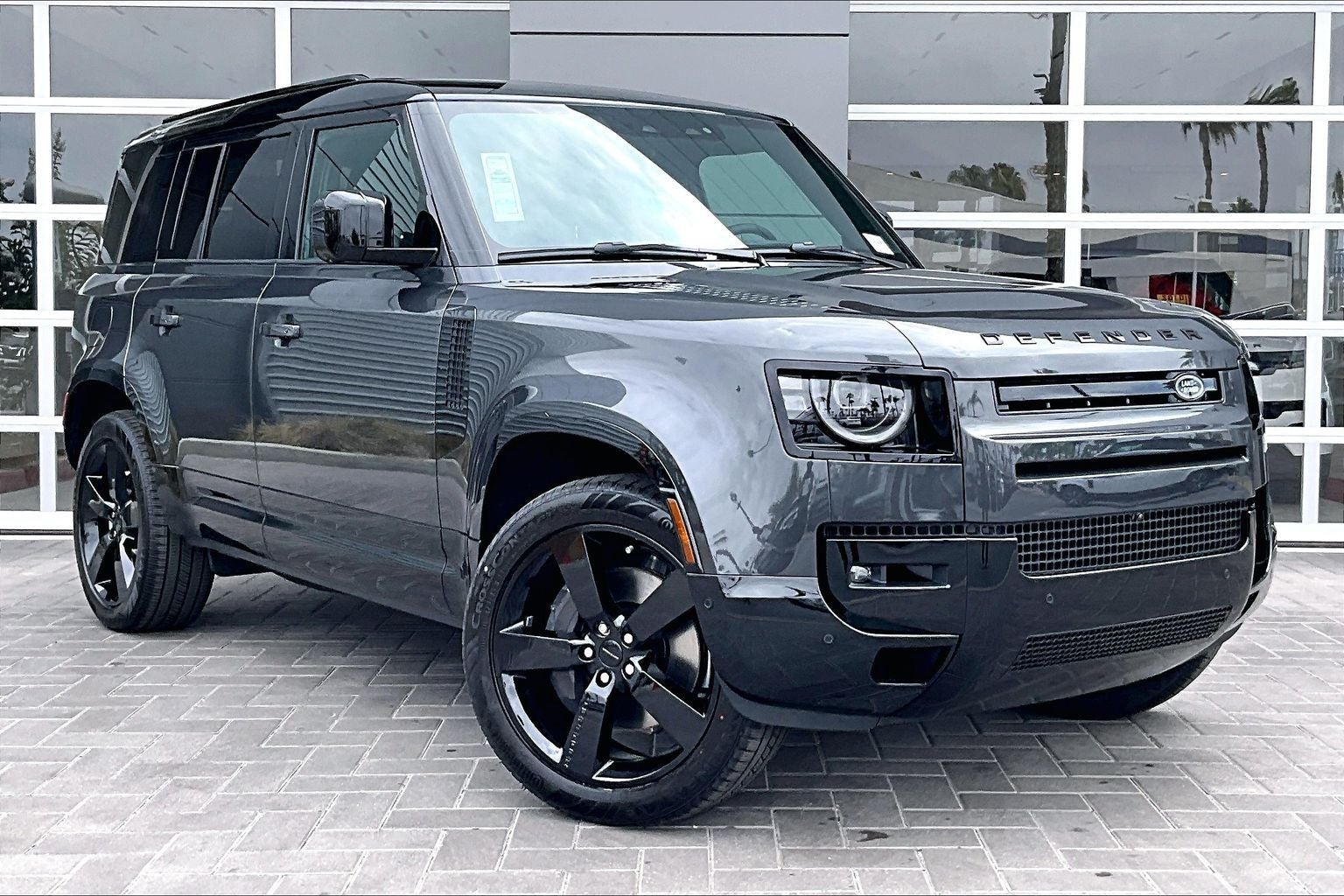2026 Land Rover Defender 110 X-Dynamic SE