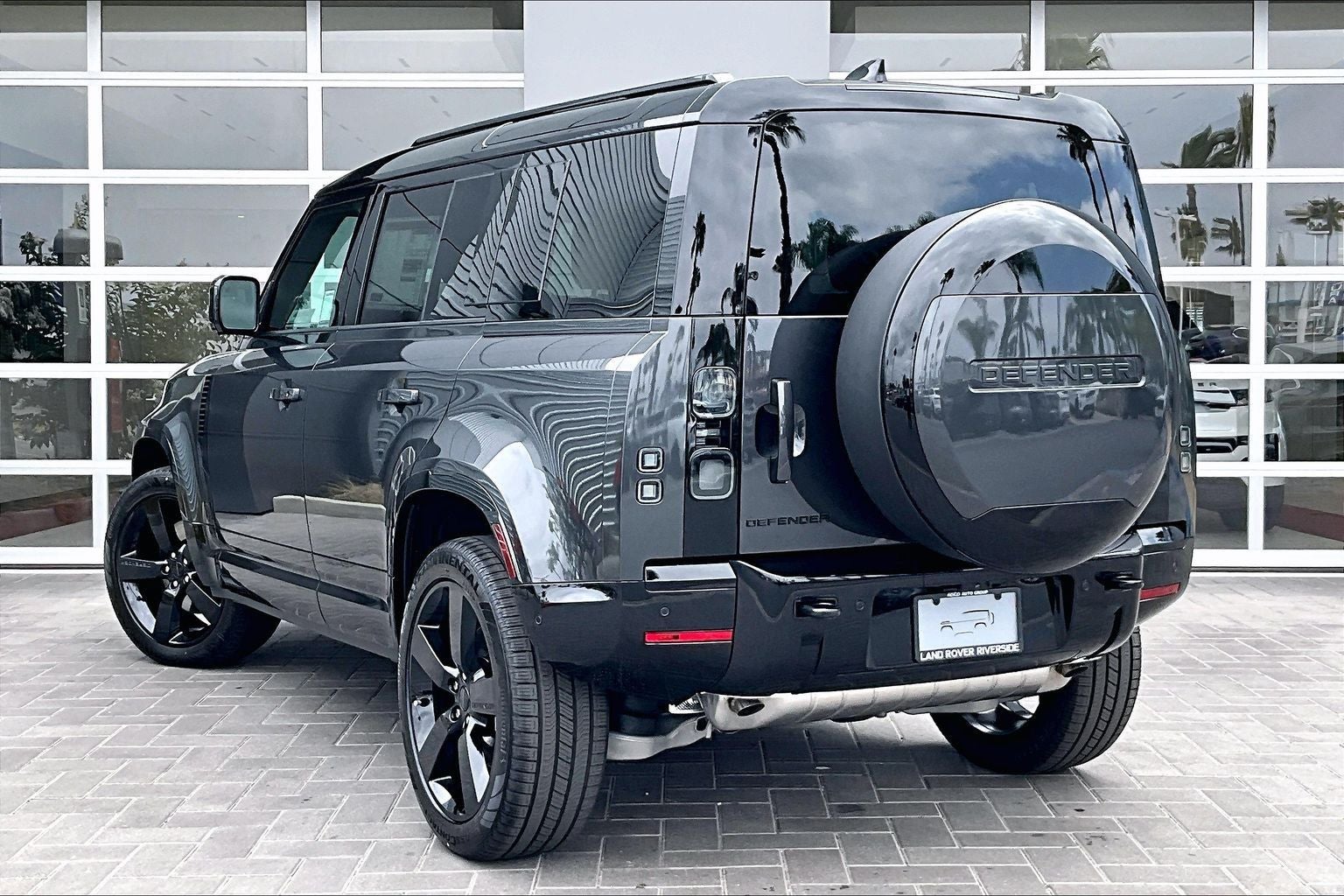 2026 Land Rover Defender 110 X-Dynamic SE