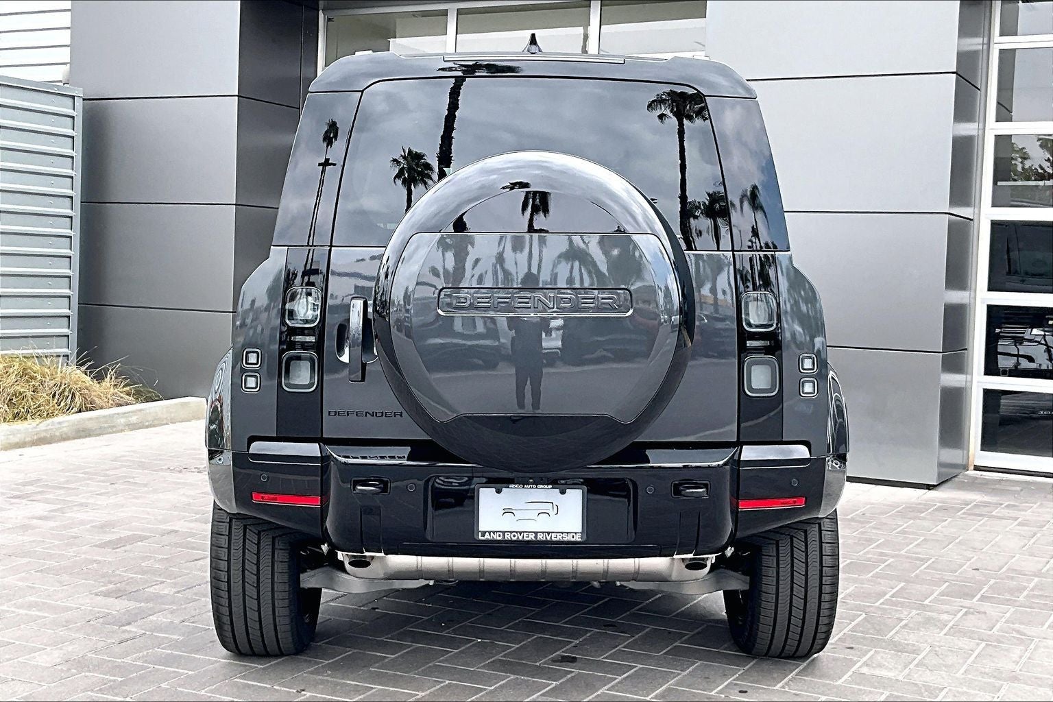 2026 Land Rover Defender 110 X-Dynamic SE