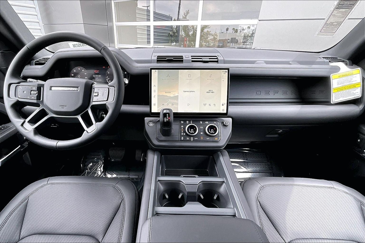 2026 Land Rover Defender 110 X-Dynamic SE