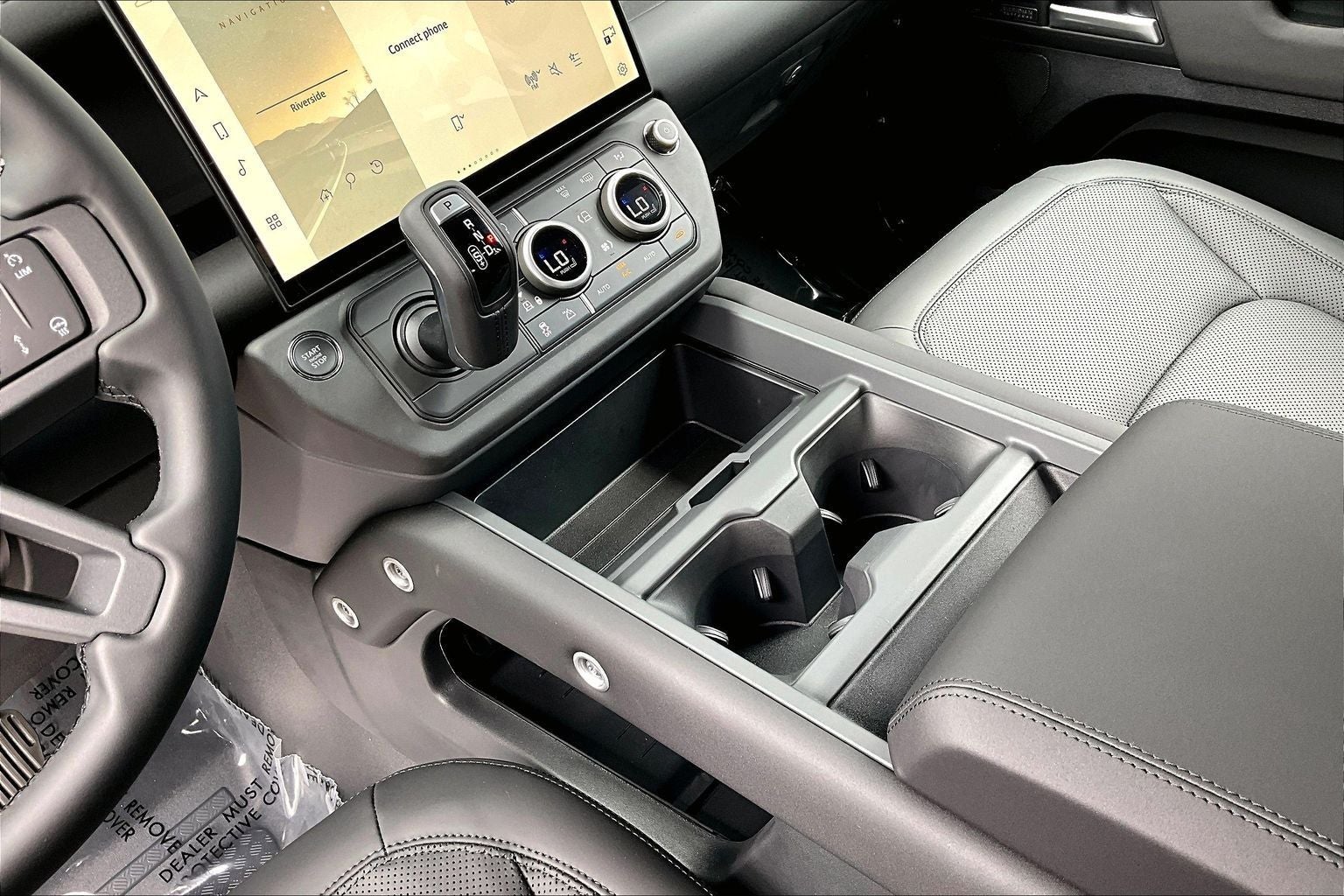 2026 Land Rover Defender 110 X-Dynamic SE