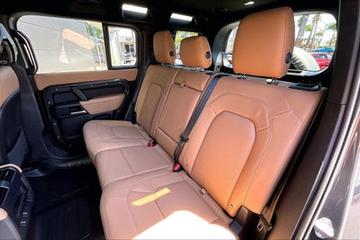 2026 Land Rover Defender 110 X-Dynamic SE