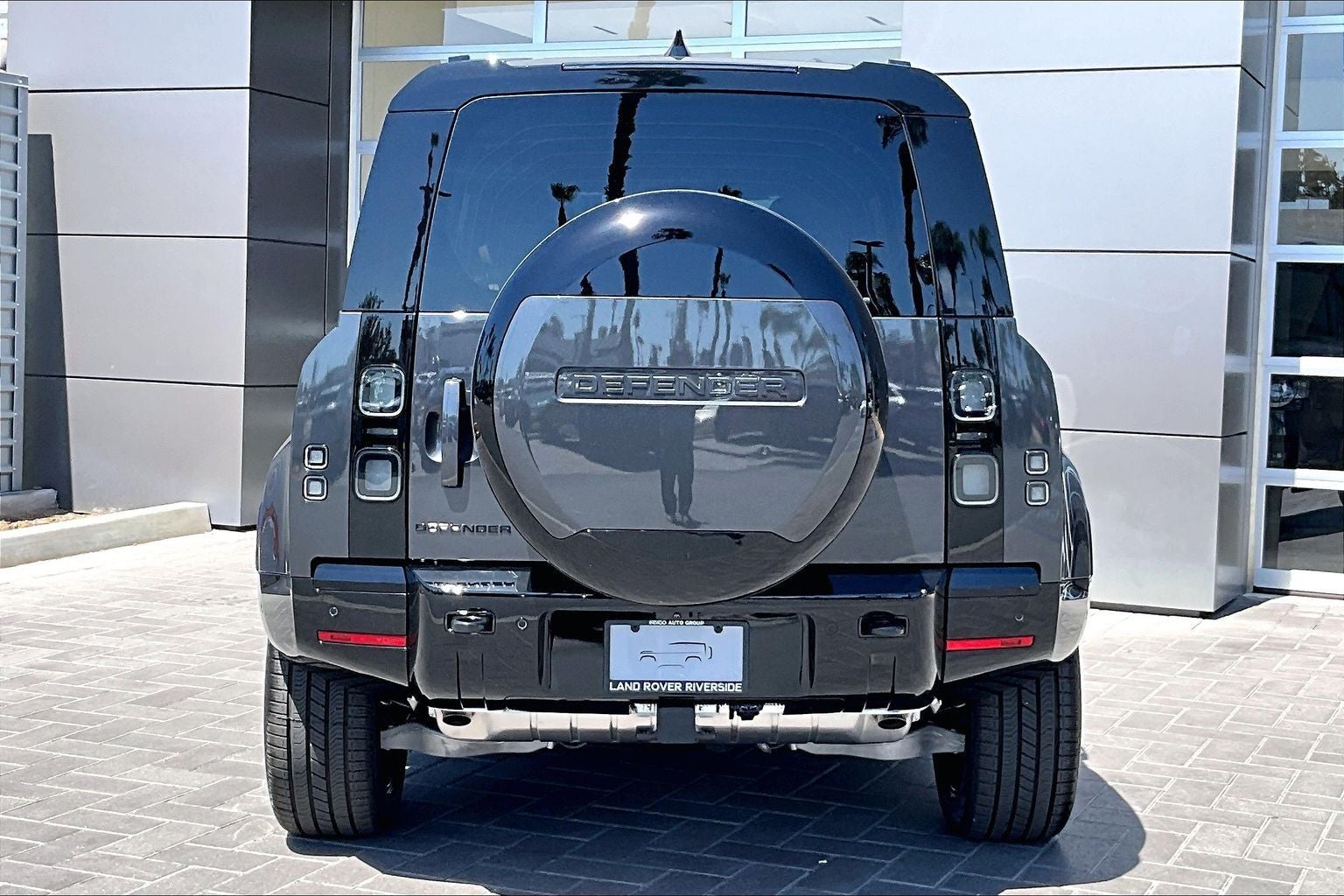 2026 Land Rover Defender 110 X-Dynamic SE