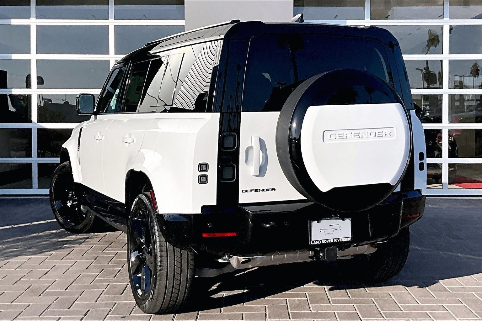 2026 Land Rover Defender 110 X-Dynamic SE