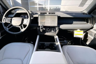 2026 Land Rover Defender 110 X-Dynamic SE