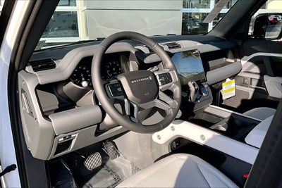 2026 Land Rover Defender 110 X-Dynamic SE