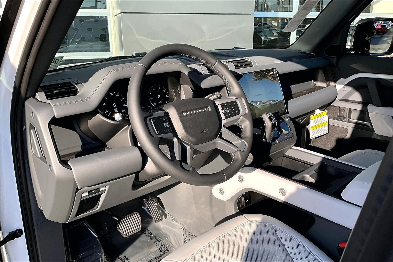 2026 Land Rover Defender 110 X-Dynamic SE