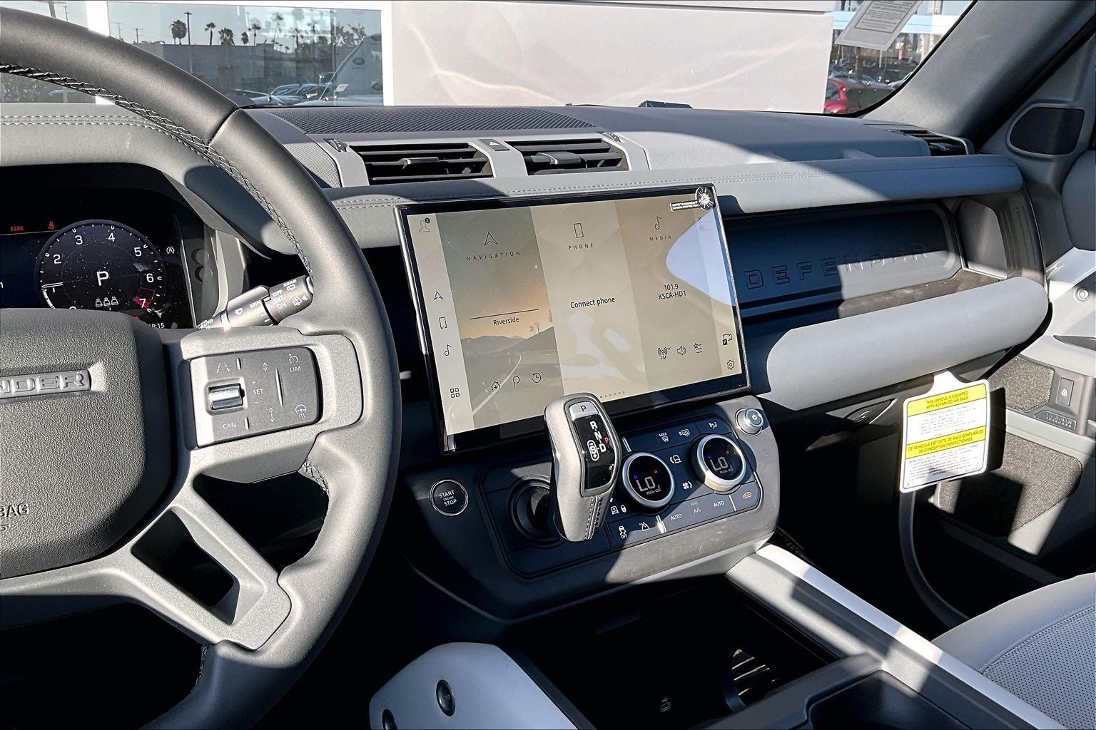 2026 Land Rover Defender 110 X-Dynamic SE