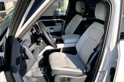 2026 Land Rover Defender 110 X-Dynamic SE