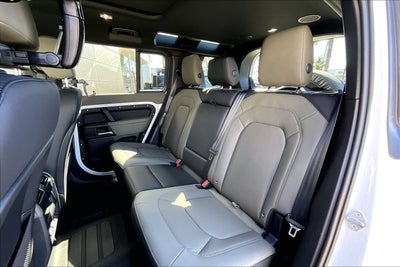 2026 Land Rover Defender 110 X-Dynamic SE