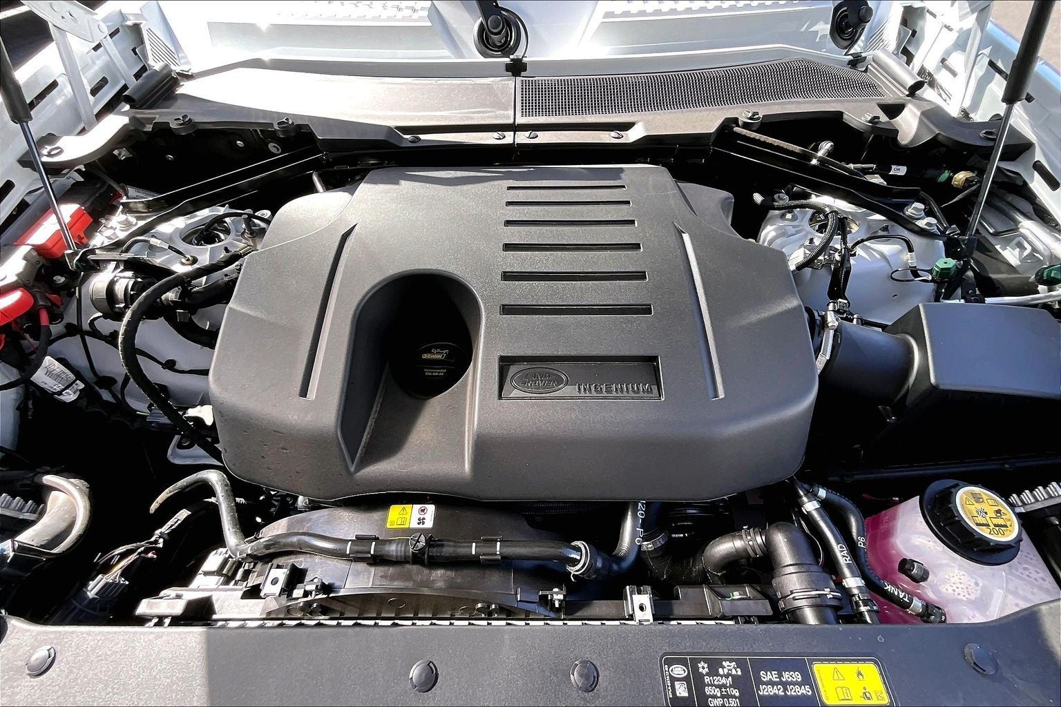 2026 Land Rover Defender 110 X-Dynamic SE