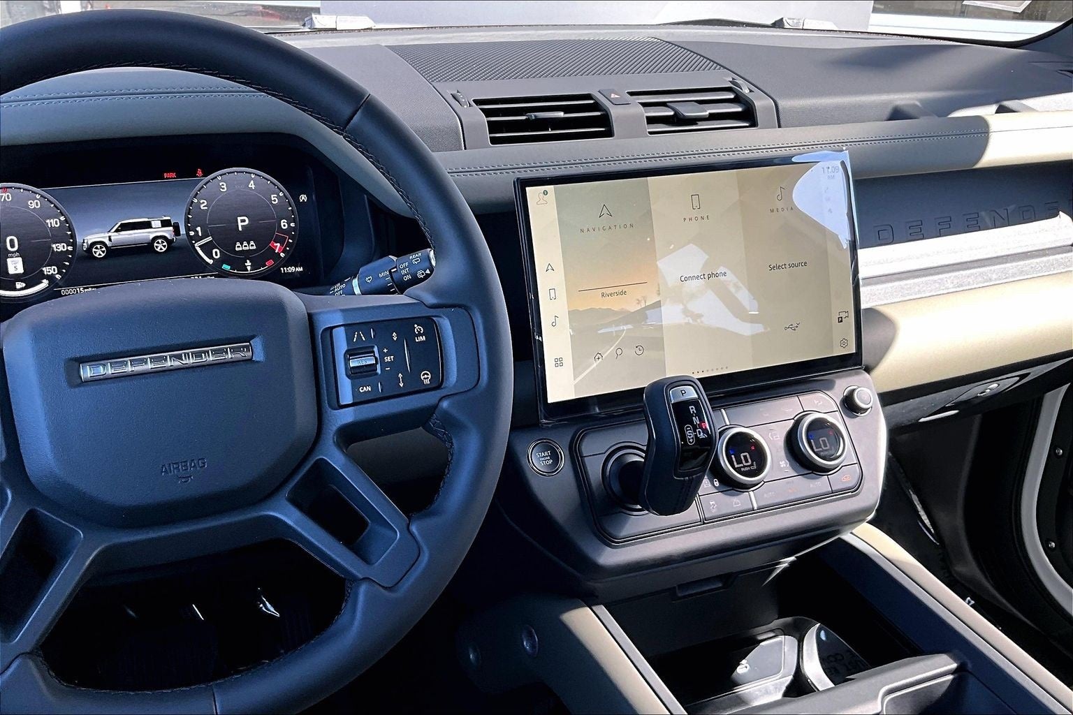 2026 Land Rover Defender 110 X-Dynamic SE