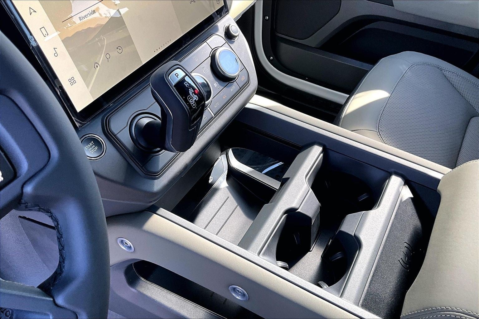 2026 Land Rover Defender 110 X-Dynamic SE