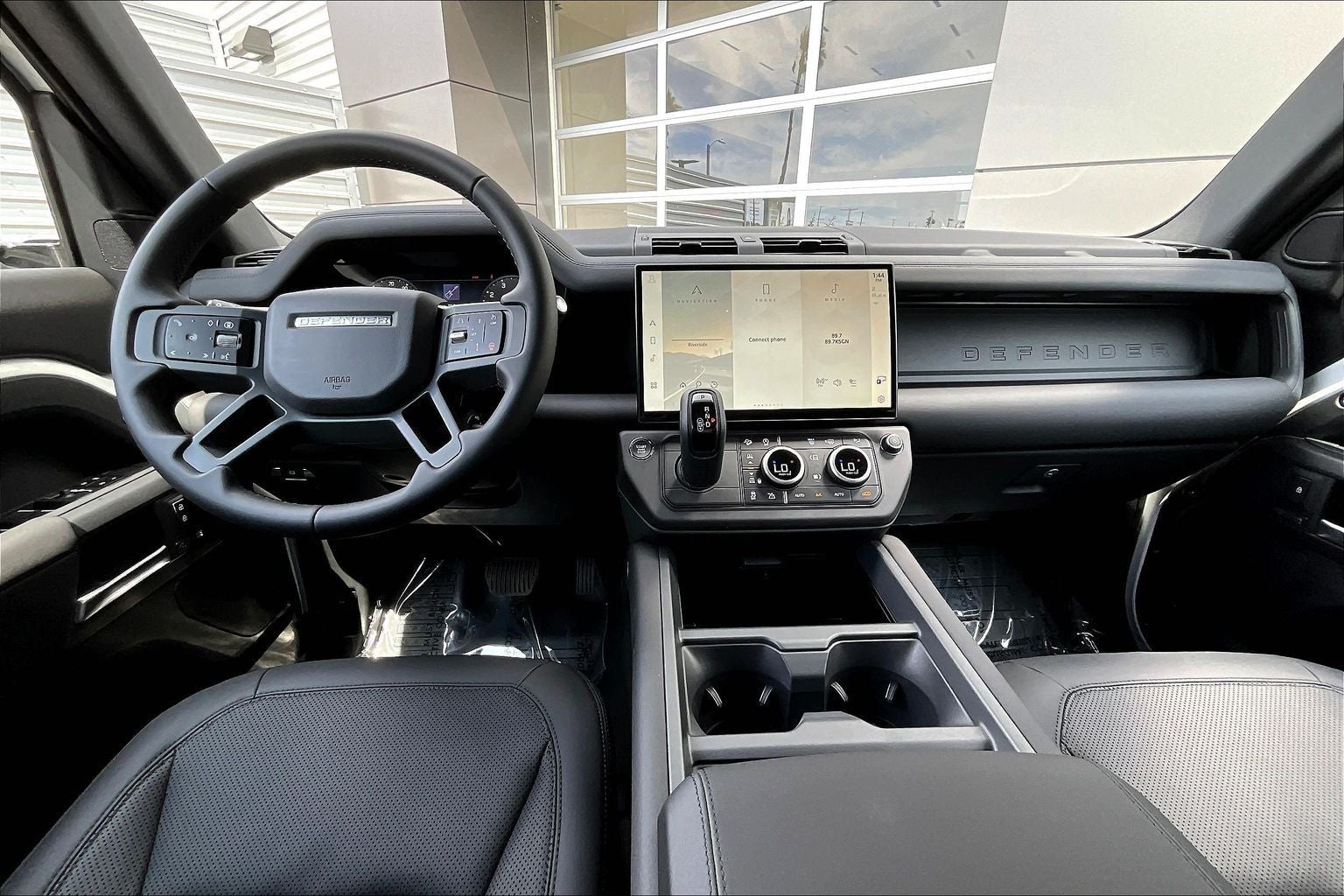 2026 Land Rover Defender 110 X-Dynamic SE