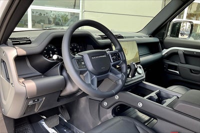 2026 Land Rover Defender 110 X-Dynamic SE