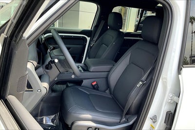 2026 Land Rover Defender 110 X-Dynamic SE