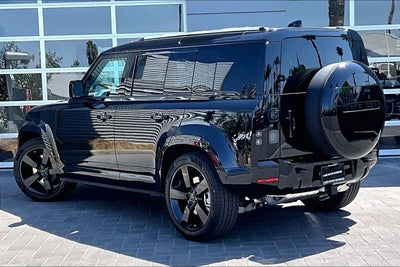 2026 Land Rover Defender 110 X-Dynamic SE