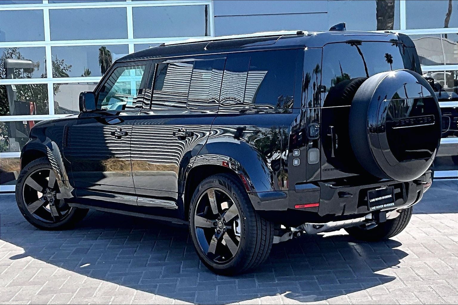 2026 Land Rover Defender 110 X-Dynamic SE