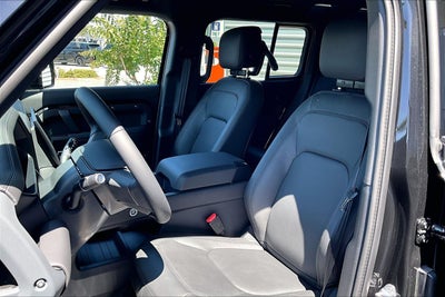2026 Land Rover Defender 110 X-Dynamic SE