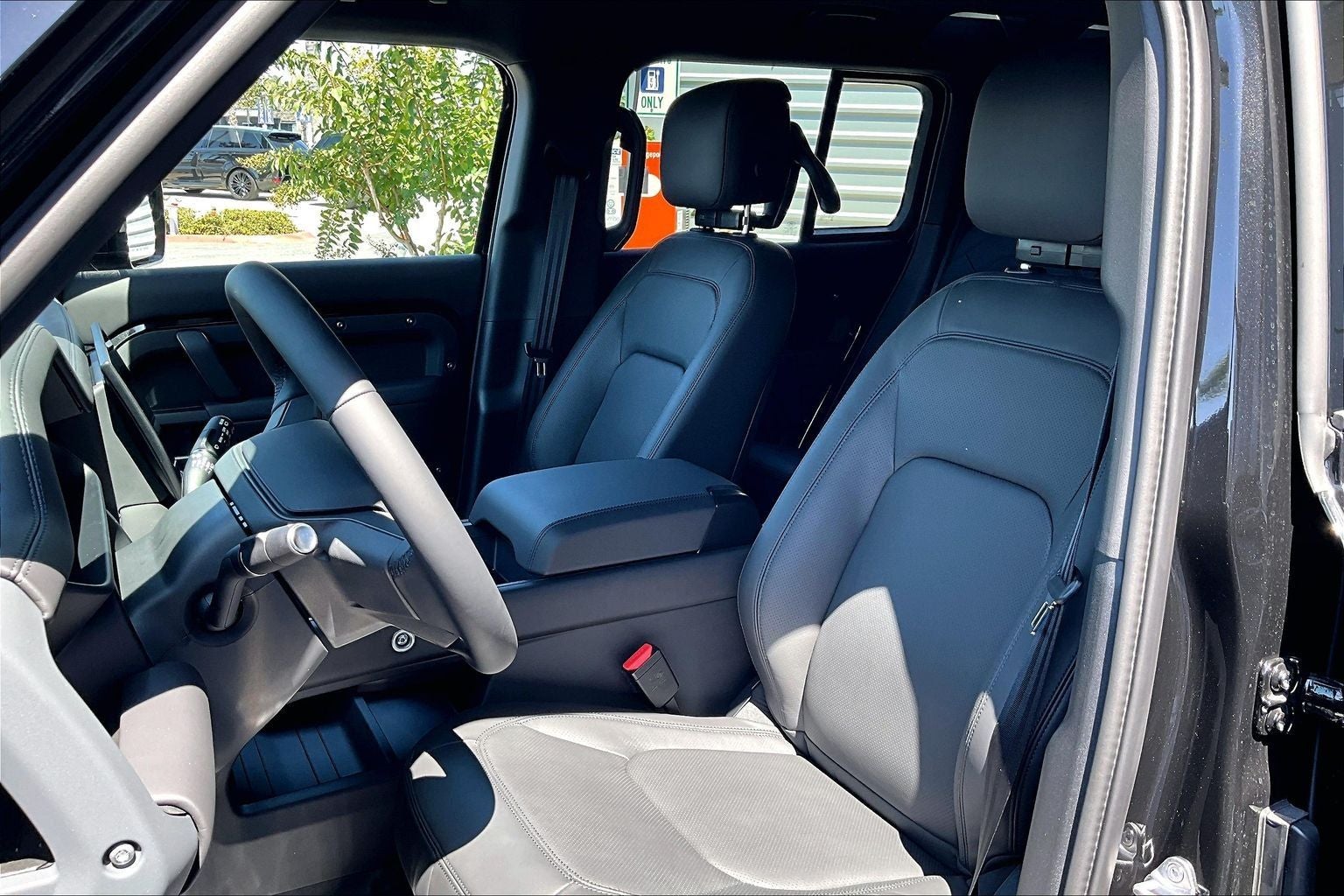 2026 Land Rover Defender 110 X-Dynamic SE