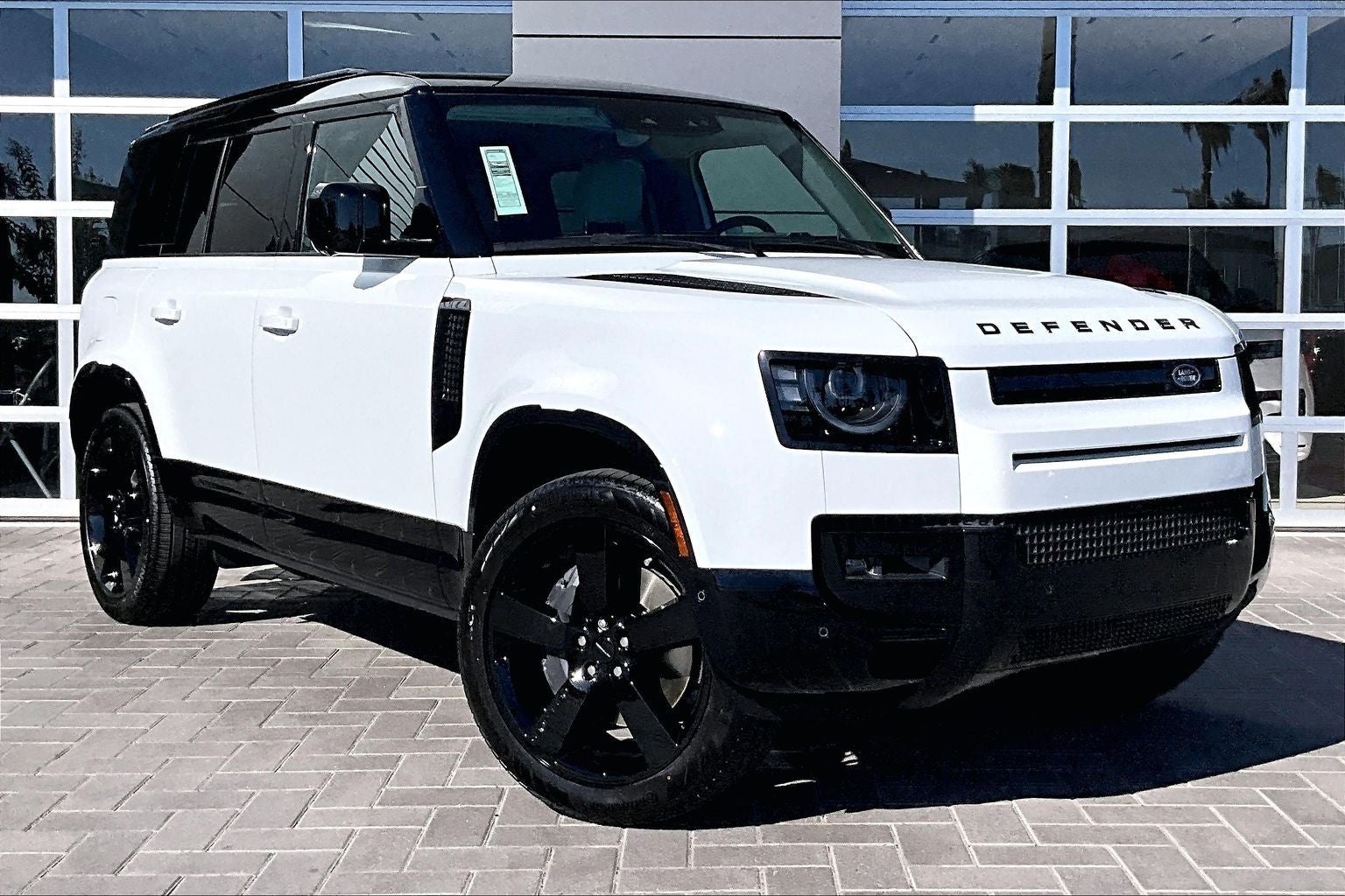 2026 Land Rover Defender 110 X-Dynamic SE