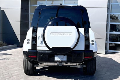 2026 Land Rover Defender 110 X-Dynamic SE