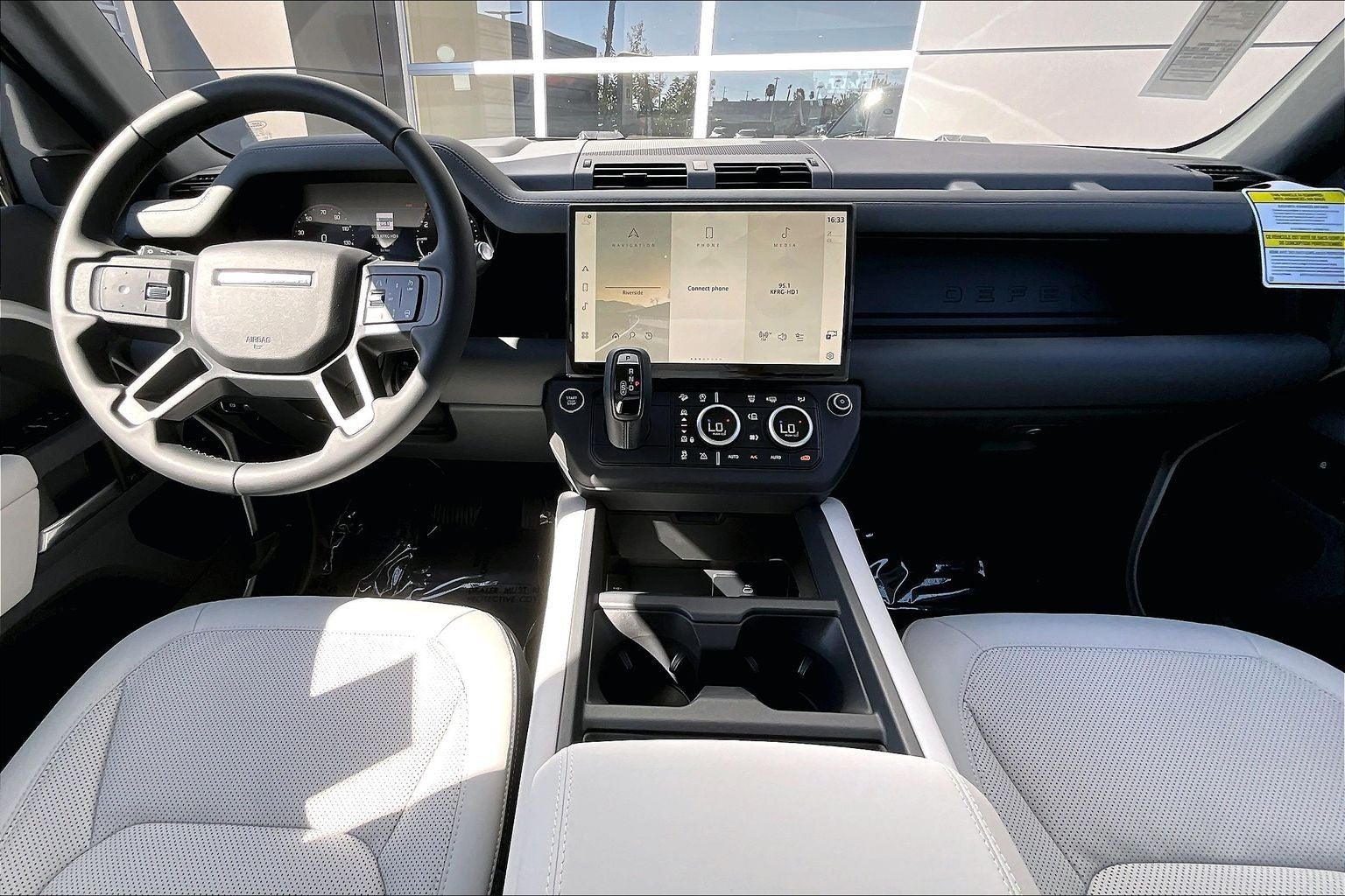 2026 Land Rover Defender 110 X-Dynamic SE