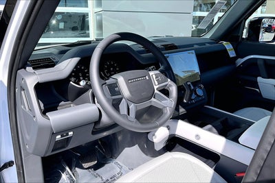 2026 Land Rover Defender 110 X-Dynamic SE
