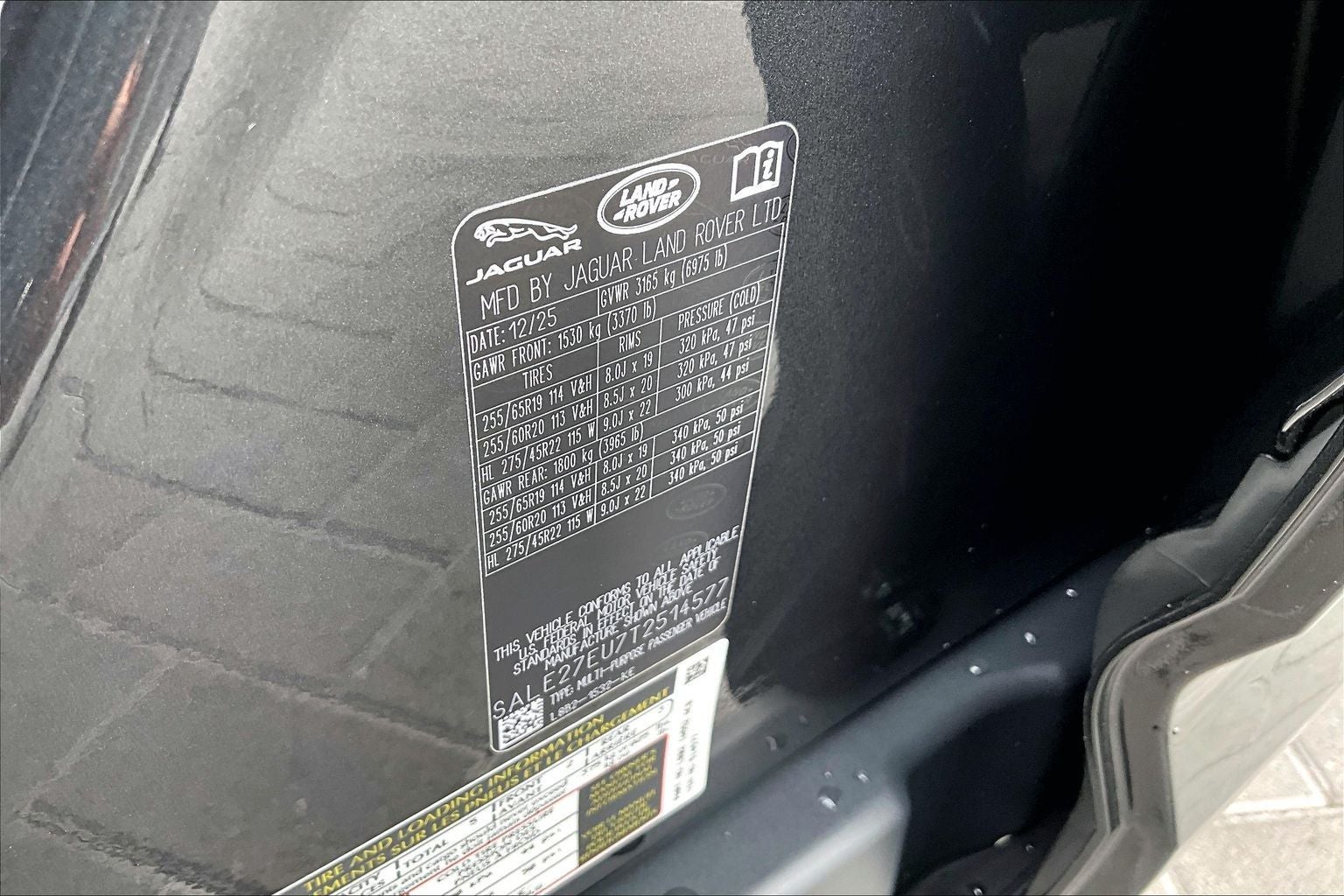 2026 Land Rover Defender 110 X-Dynamic SE