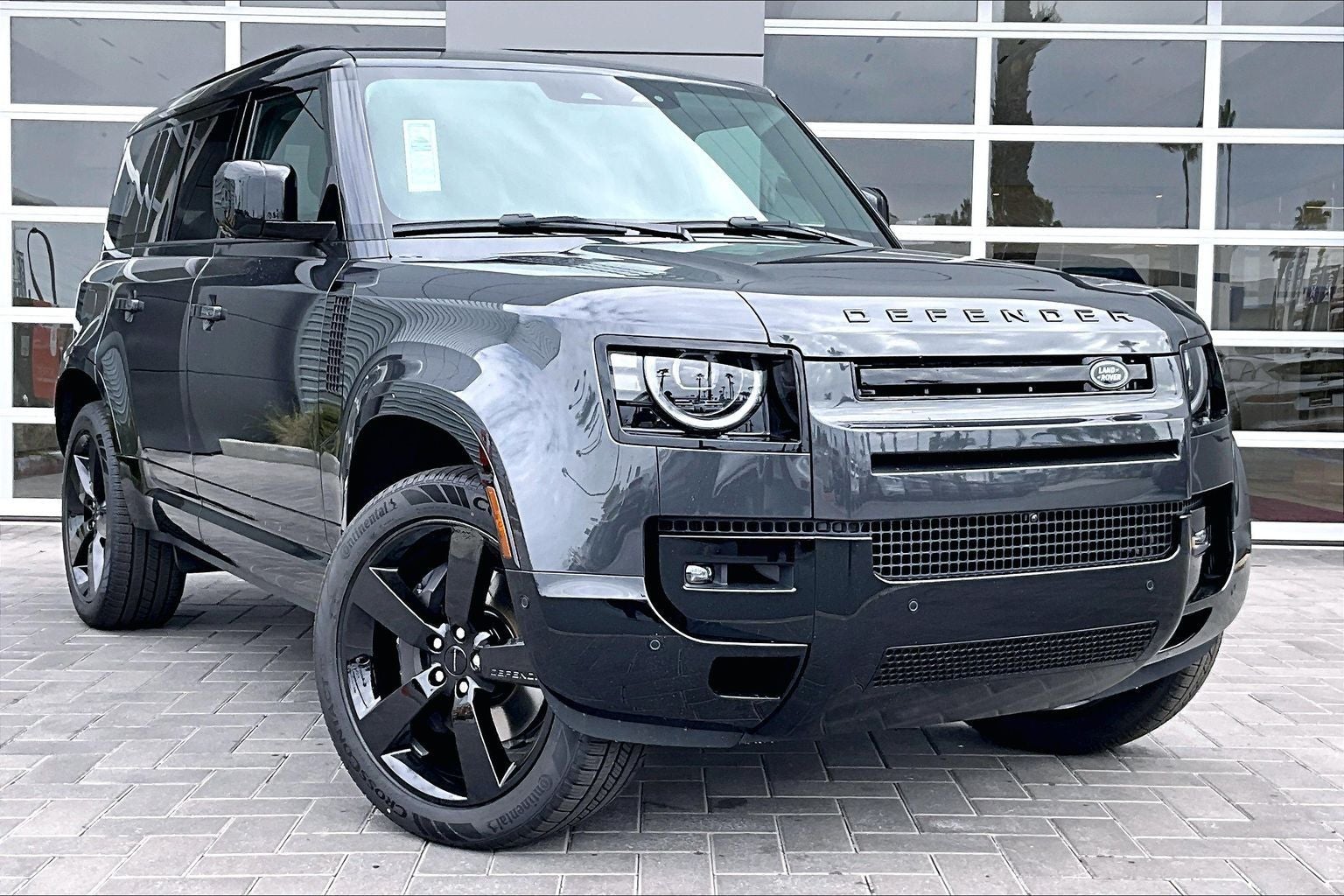 2026 Land Rover Defender 110 X-Dynamic SE