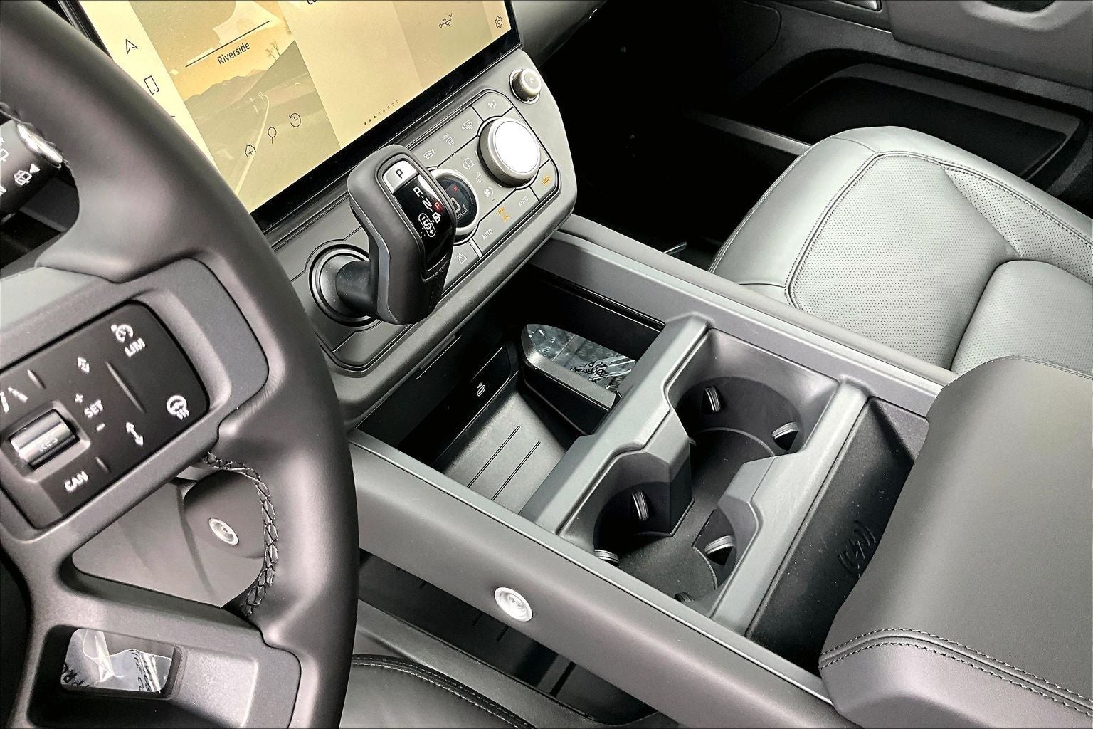 2026 Land Rover Defender 110 X-Dynamic SE