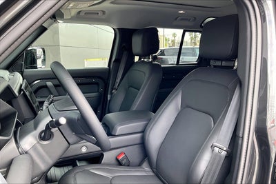 2026 Land Rover Defender 110 X-Dynamic SE