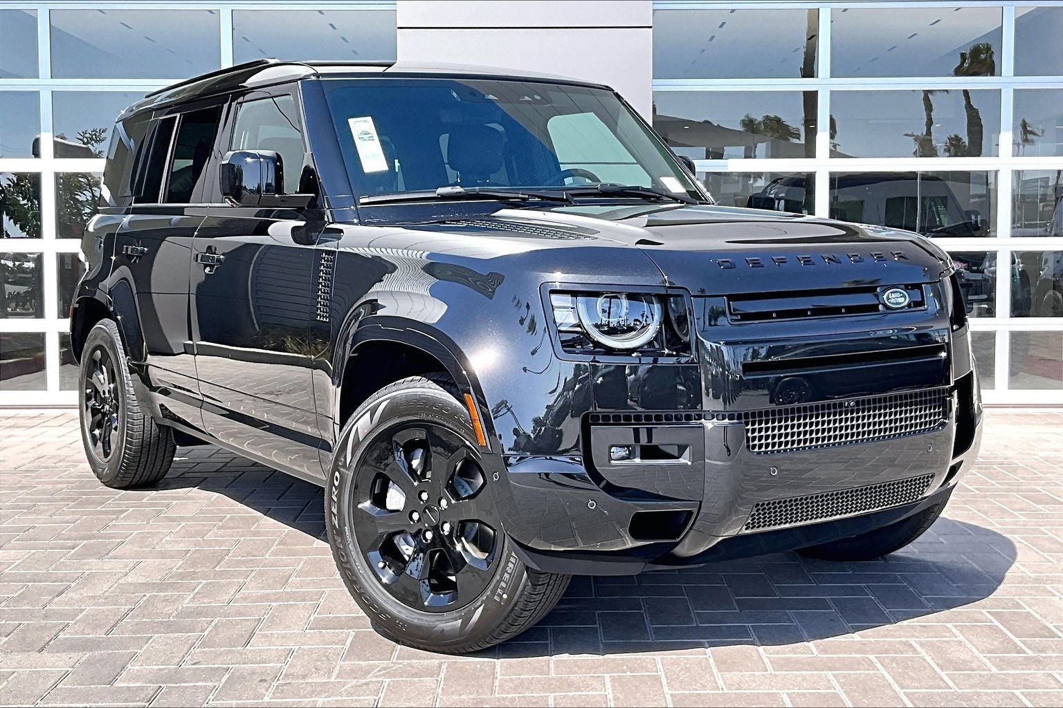 2026 Land Rover Defender 110 X-Dynamic SE