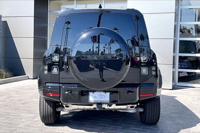 2026 Land Rover Defender 110 X-Dynamic SE