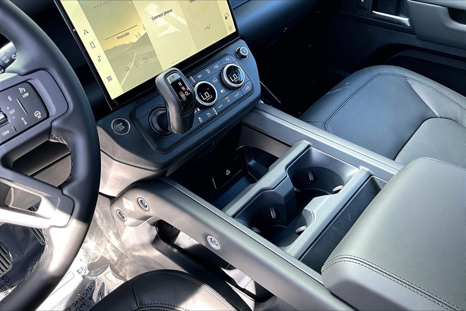 2026 Land Rover Defender 110 X-Dynamic SE