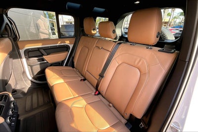 2026 Land Rover Defender 110 X-Dynamic SE