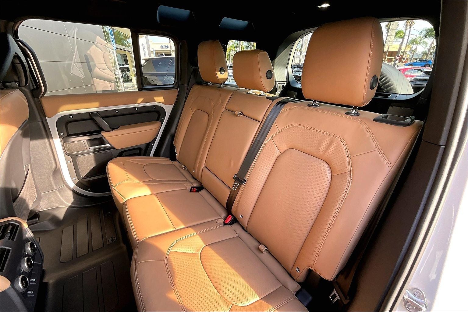 2026 Land Rover Defender 110 X-Dynamic SE