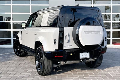 2026 Land Rover Defender 110 X-Dynamic SE